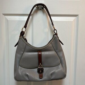 VGUC - Dooney & Bourke pebbled leather should bag.